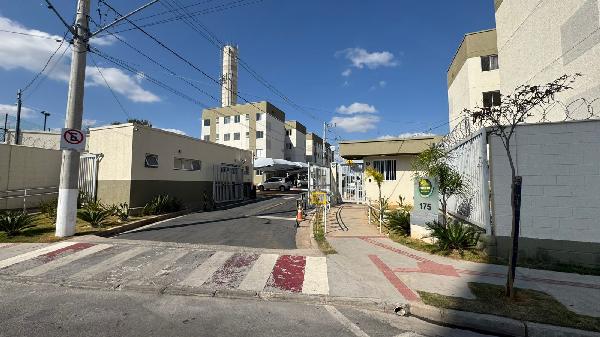 Vende-se em Contagem-MG  apto, 89.88 de área total, 42.41 de área privativa,  2_qto(s), WC, 1_sala(s).