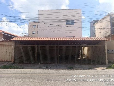 Vende-se em Itauna-MG  apto, 74.26 de área privativa,  3_qto(s), a.serv, WC, 1_sala(s), cozinha, 1_vaga(s) de garagem.