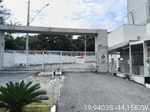 Vende-se em Betim-MG  apto, 50.00 de área total, 43.21 de área privativa,  2_qto(s), a.serv, WC, 1_sala(s), cozinha, 1_vaga(s) de garagem.