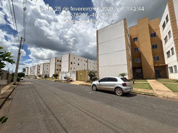 Vende-se em Patos De Minas-MG  apto, 89.88 de área total, 48.00 de área privativa,  2_qto(s), a.serv, WC, 1_sala(s), cozinha, 1_vaga(s) de garagem.