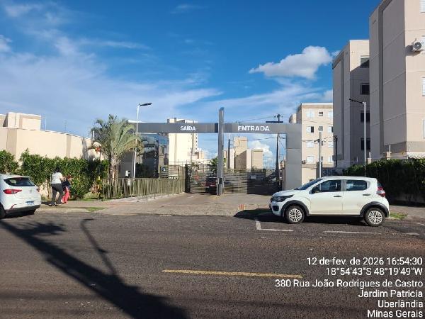 Vende-se em Uberlandia-MG  apto, 45.93 de área total, 39.30 de área privativa,  2_qto(s), a.serv, WC, 1_sala(s), cozinha, 1_vaga(s) de garagem.