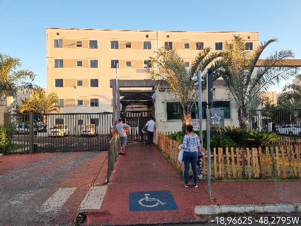 Vende-se em Uberlandia-MG  apto, 84.04 de área total, 66.90 de área privativa,  2_qto(s), WC, 1_sala(s), cozinha, 1_vaga(s) de garagem.