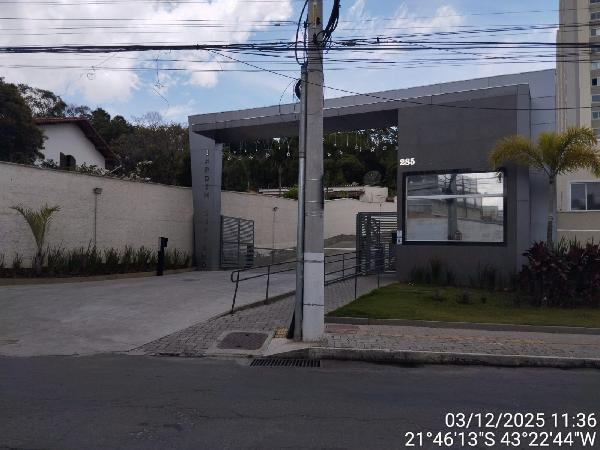Vende-se em Juiz De Fora-MG  apto, 44.32 de área total, 44.32 de área privativa,  2_qto(s), WC, 1_sala(s), cozinha, 1_vaga(s) de garagem.