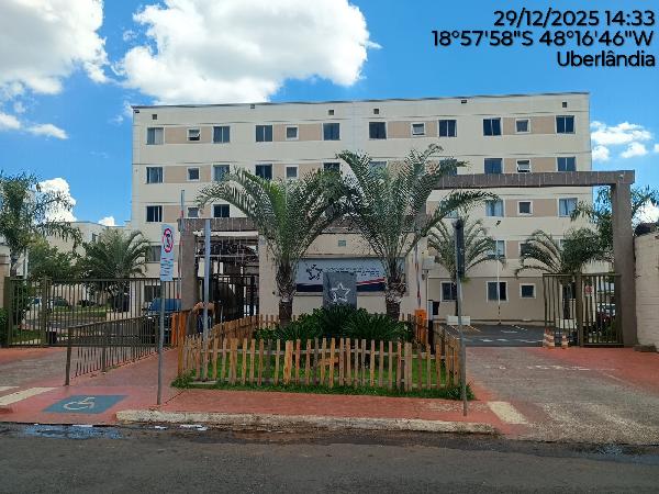 Vende-se em Uberlandia-MG  apto, 58.28 de área total, 41.14 de área privativa,  2_qto(s), WC, 1_sala(s), cozinha, 1_vaga(s) de garagem.