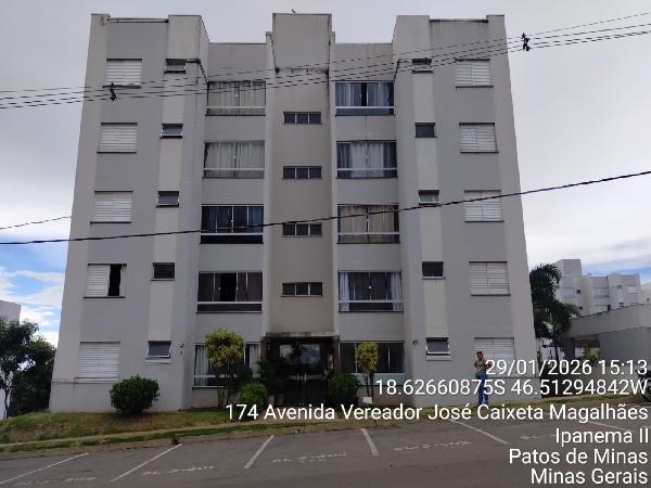 Vende-se em Patos De Minas-MG  apto, 57.40 de área total, 47.01 de área privativa,  2_qto(s), a.serv, WC, 1_sala(s), cozinha.