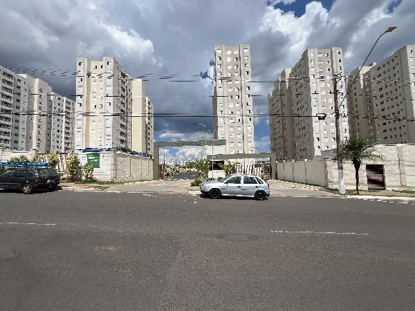 Vende-se em Uberlandia-MG  apto, 41.71 de área privativa,  2_qto(s), WC, 1_sala(s), cozinha, 1_vaga(s) de garagem.