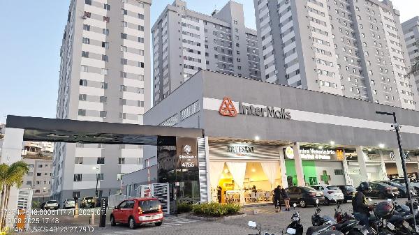Vende-se em Juiz De Fora-MG  apto, 45.00 de área total, 45.00 de área privativa,  2_qto(s), WC, 1_sala(s), cozinha.