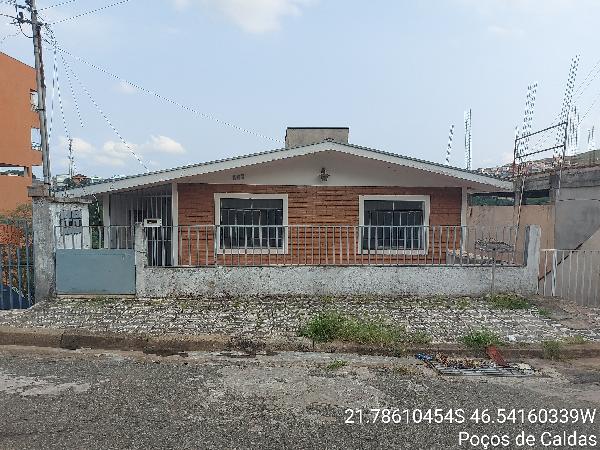 Vende-se em Pocos De Caldas-MG  apto, 50.52 de área privativa,  2_qto(s), a.serv, WC, 1_sala(s), cozinha.