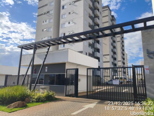 Vende-se em Uberlandia-MG  apto, 96.00 de área total, 51.06 de área privativa,  2_qto(s), a.serv, WC, 1_sala(s), cozinha, 1_vaga(s) de garagem.