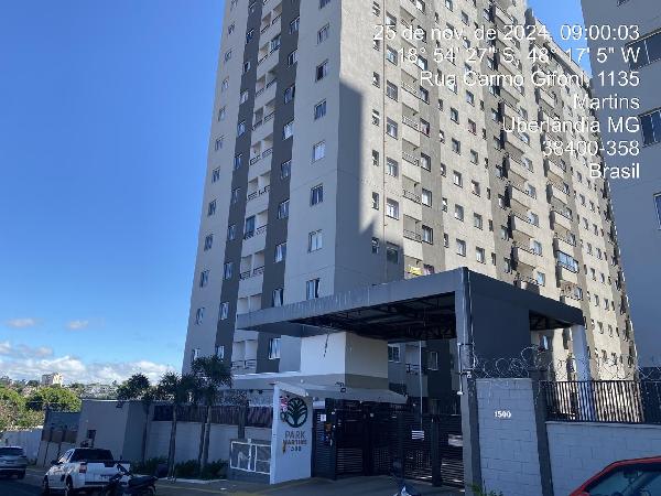 Vende-se em Uberlandia-MG  apto, 79.02 de área total, 46.24 de área privativa,  2_qto(s), WC, 1_sala(s), cozinha, 1_vaga(s) de garagem.