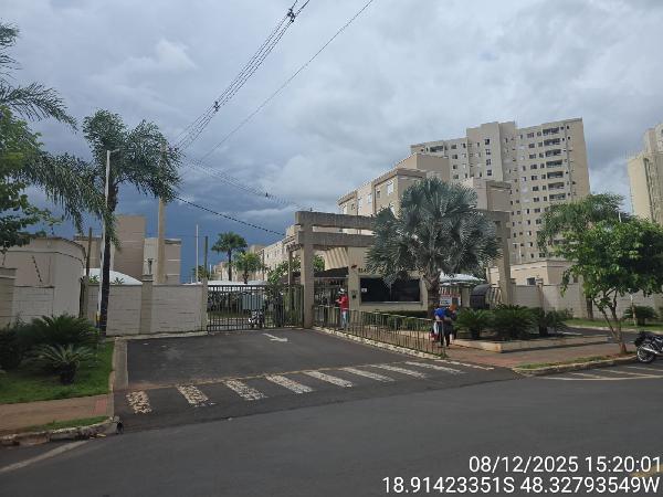 Vende-se em Uberlandia-MG  apto, 46.01 de área total, 39.30 de área privativa,  2_qto(s), WC, 1_sala(s), cozinha, 1_vaga(s) de garagem.