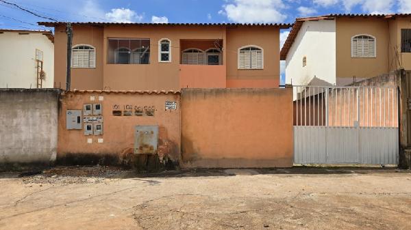 Vende-se em Aguas Lindas De Goias-GO  apto, 50.58 de área privativa,  2_qto(s), varanda, a.serv, WC, 1_sala(s), cozinha, 1_vaga(s) de garagem.