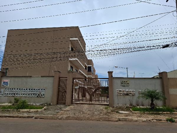 Vende-se em Aguas Lindas De Goias-GO  apto, 69.73 de área privativa,  2_qto(s), a.serv, WC, 1_sala(s), cozinha, 1_vaga(s) de garagem.