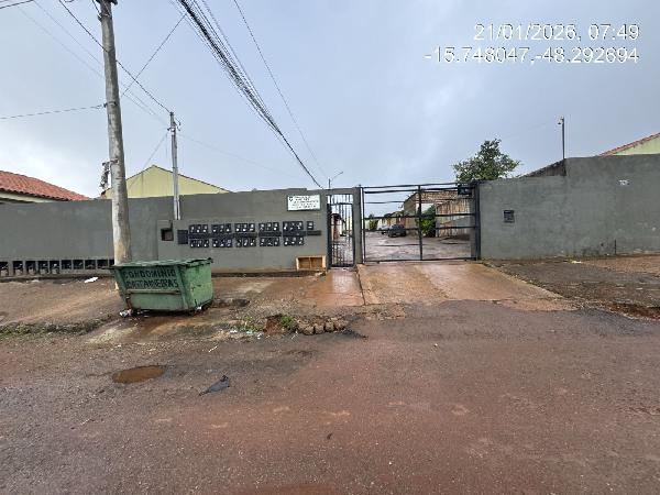 Vende-se em Aguas Lindas De Goias-GO  Casa, 59.13 de área total, 59.13 de área privativa, 160.00 de área do terreno,  2_qto(s), varanda, WC, 1_sala(s), cozinha.