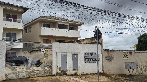 Vende-se em Cidade Ocidental-GO  apto, 87.28 de área total, 53.54 de área privativa,  2_qto(s), a.serv, WC, 1_sala(s), cozinha, 1_vaga(s) de garagem.