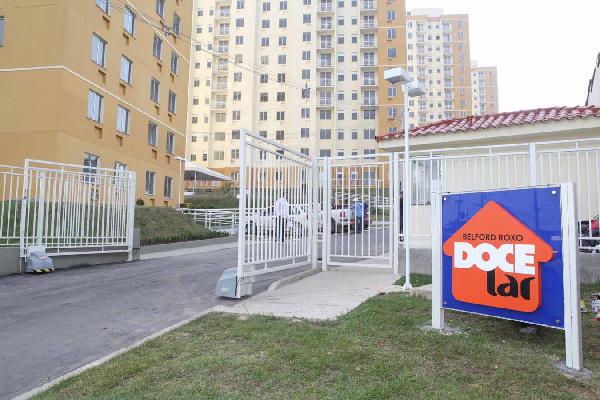 Vende-se em Belford Roxo-RJ  apto, 53.77 de área total, 53.77 de área privativa,  2_qto(s), a.serv, WC, 1_sala(s), cozinha, 1_vaga(s) de garagem.