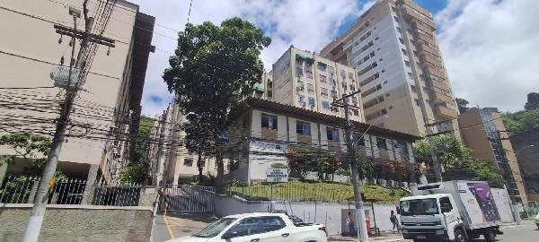 Vende-se em Niteroi-RJ  apto, 52.00 de área total, 52.00 de área privativa,  2_qto(s), WC, 1_sala(s), cozinha.
