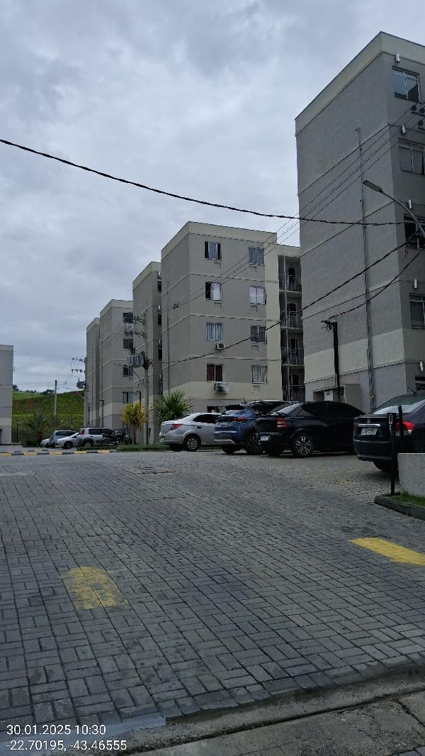 Vende-se em Nova Iguacu-RJ  apto, 45.27 de área total, 45.27 de área privativa,  2_qto(s), WC, 1_sala(s), cozinha, 1_vaga(s) de garagem.