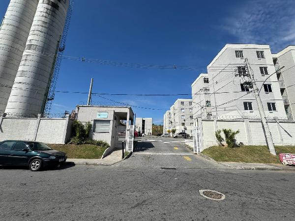 Vende-se em Nova Iguacu-RJ  apto, 81.56 de área total, 48.20 de área privativa,  2_qto(s), a.serv, WC, 1_sala(s), cozinha, 1_vaga(s) de garagem.