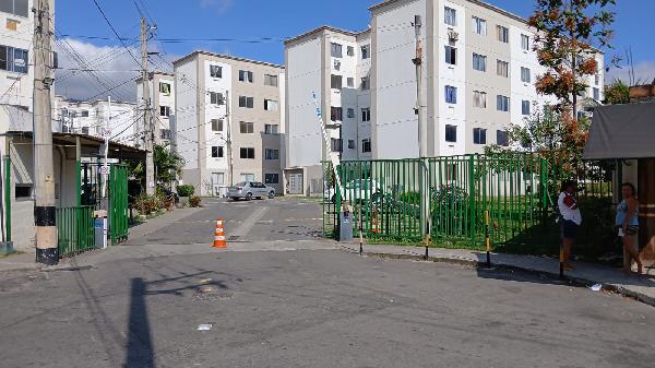 Vende-se em Nova Iguacu-RJ  apto, 77.32 de área total, 43.30 de área privativa,  2_qto(s), a.serv, WC, 1_sala(s), cozinha, 1_vaga(s) de garagem.