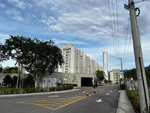 Vende-se em Duque De Caxias-RJ  apto, 46.57 de área total, 46.57 de área privativa,  2_qto(s), a.serv, WC, 1_sala(s), cozinha.