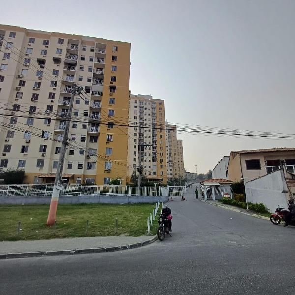 Vende-se em Belford Roxo-RJ  apto, 46.53 de área total, 46.53 de área privativa,  2_qto(s), WC, 1_sala(s), cozinha, 1_vaga(s) de garagem.