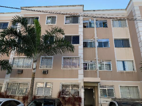 Vende-se em Macae-RJ  apto, 44.50 de área total, 44.50 de área privativa,  2_qto(s), WC, 1_sala(s), cozinha.
