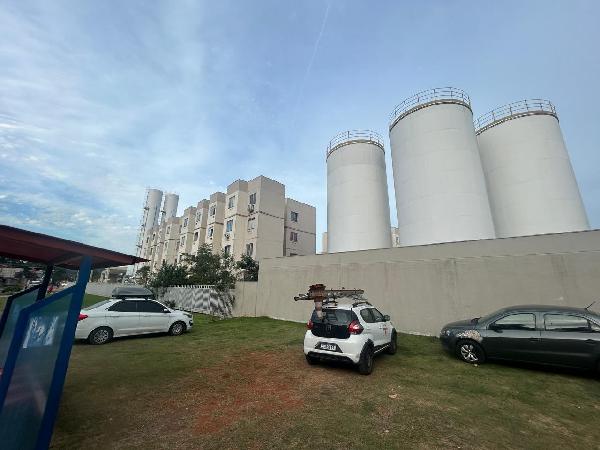 Vende-se em Nova Iguacu-RJ  apto, 43.68 de área total, 43.68 de área privativa,  2_qto(s), a.serv, WC, 1_sala(s), cozinha.