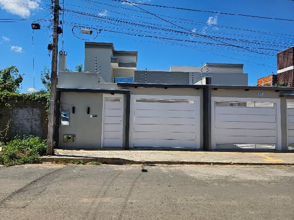 Vende-se em Barreiras-BA  Casa, 134.52 de área total, 134.52 de área privativa, 180.00 de área do terreno,  3_qto(s), a.serv, WC, 2_sala(s), cozinha.