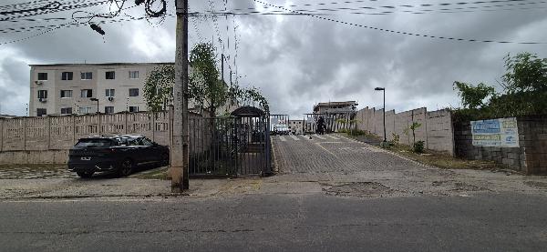 Vende-se em Camacari-BA  apto, 80.61 de área total, 40.53 de área privativa,  2_qto(s), WC, 1_sala(s), cozinha.