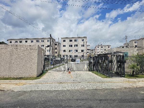 Vende-se em Camacari-BA  apto, 98.06 de área total, 40.53 de área privativa,  2_qto(s), a.serv, WC, 1_sala(s), cozinha.
