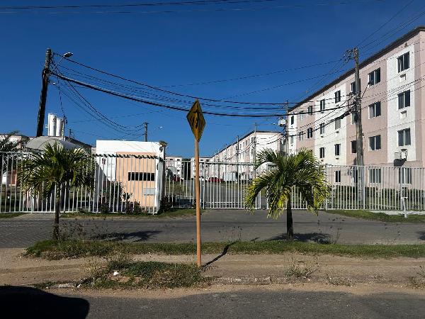 Vende-se em Camacari-BA  apto, 77.60 de área total, 40.53 de área privativa,  2_qto(s), a.serv, WC, 1_sala(s), cozinha, 1_vaga(s) de garagem.