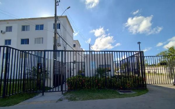 Vende-se em Camacari-BA  apto, 90.22 de área total, 40.53 de área privativa,  2_qto(s), a.serv, WC, 1_sala(s), cozinha.