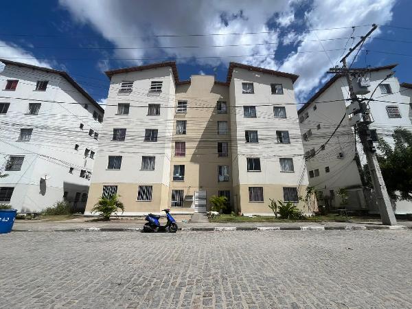 Vende-se em Feira De Santana-BA  apto, 40.12 de área privativa,  2_qto(s), WC, 1_sala(s), cozinha.