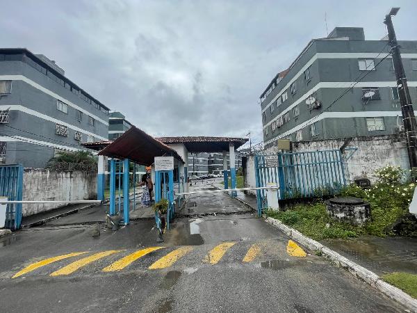 Vende-se em Camacari-BA  apto, 142.86 de área total, 82.67 de área privativa,  2_qto(s), a.serv, WC, 2_sala(s), cozinha.