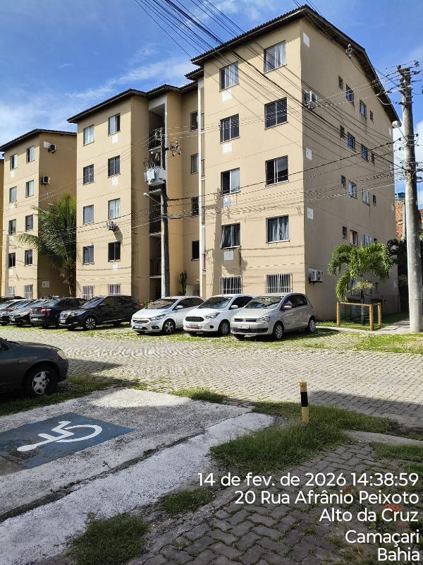Vende-se em Camacari-BA  apto, 50.16 de área total, 50.16 de área privativa,  2_qto(s), varanda, a.serv, WC, 1_sala(s), 1 lavabo(s), cozinha.