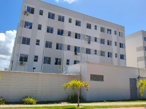 Vende-se em Camacari-BA  apto, 85.52 de área total, 40.40 de área privativa,  2_qto(s), WC, 1_sala(s), cozinha, 1_vaga(s) de garagem.