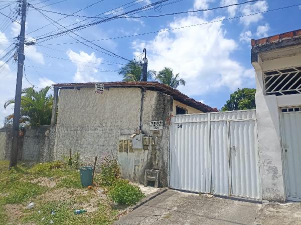 Vende-se em Dias D'avila-BA  Casa, 25.00 de área privativa, 25.00 de área do terreno,  2_qto(s), a.serv, WC, 1_sala(s), cozinha.