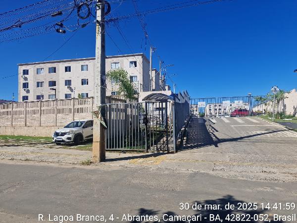 Vende-se em Camacari-BA  apto, 80.61 de área total, 40.53 de área privativa,  2_qto(s), a.serv, WC, 1_sala(s), cozinha, 1_vaga(s) de garagem.