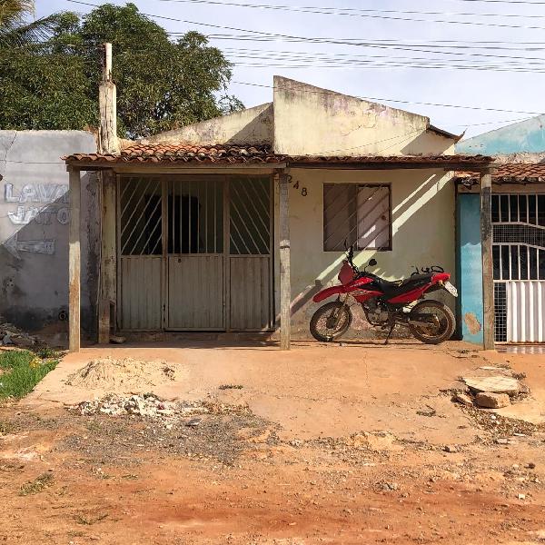 Vende-se em Central-BA  Casa, 86.63 de área total, 86.63 de área privativa, 134.59 de área do terreno,  3_qto(s), a.serv, WC, 1_sala(s), cozinha.