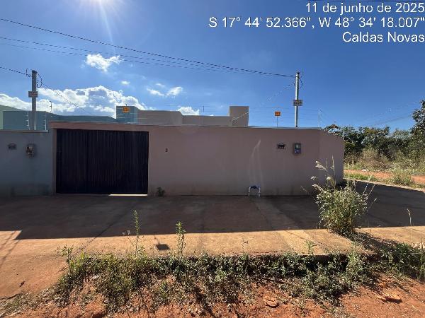 Vende-se em Caldas Novas-GO  Casa, 65.80 de área total, 65.80 de área privativa, 194.87 de área do terreno,  2_qto(s), a.serv, WC, 1_sala(s), cozinha, 1_vaga(s) de garagem.