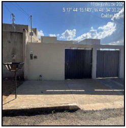 Vende-se em Caldas Novas-GO  Casa, 69.99 de área privativa, 180.00 de área do terreno, 1_vaga(s) de garagem.