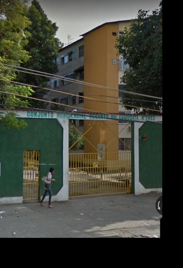 Vende-se em Rio De Janeiro-RJ  apto, 50.00 de área privativa,  2_qto(s), WC, 1_sala(s), cozinha.