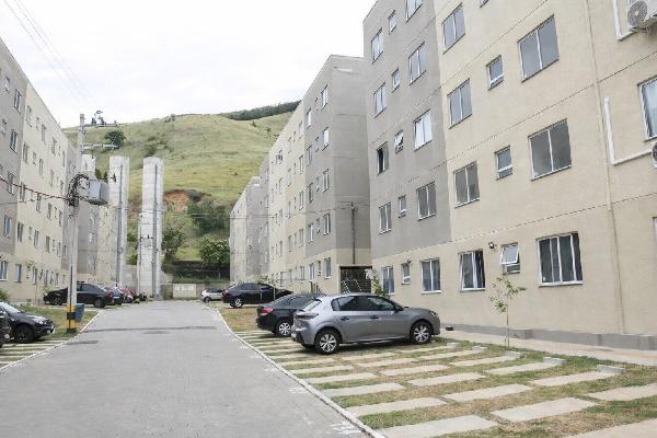 Vende-se em Nova Iguacu-RJ  apto, 40.83 de área total, 40.83 de área privativa,  2_qto(s), a.serv, WC, 1_sala(s), cozinha, 1_vaga(s) de garagem.