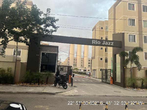 Vende-se em Rio De Janeiro-RJ  apto, 77.33 de área total, 41.19 de área privativa,  2_qto(s), a.serv, WC, 1_sala(s), cozinha.