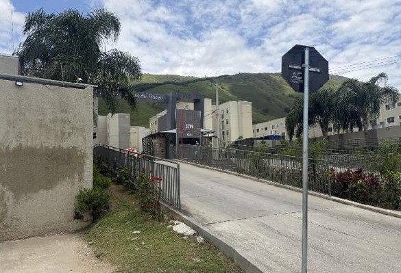 Vende-se em Nova Iguacu-RJ  apto, 61.52 de área total, 40.83 de área privativa,  2_qto(s), a.serv, WC, 1_sala(s), cozinha.
