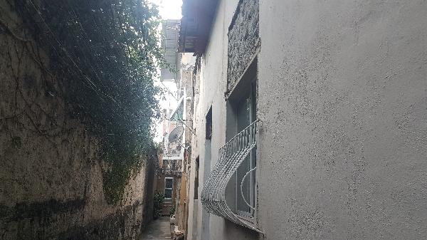 Vende-se em Rio De Janeiro-RJ  apto, 83.00 de área privativa,  2_qto(s), a.serv, WC, 1_sala(s), cozinha, 1_vaga(s) de garagem.