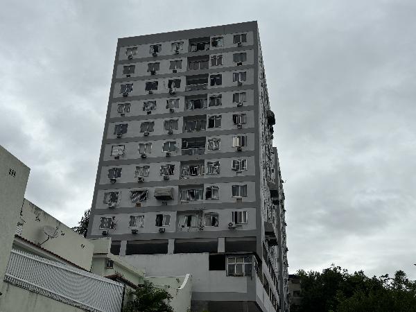 Vende-se em Rio De Janeiro-RJ  apto, 58.00 de área privativa,  2_qto(s), WC, 1_sala(s), cozinha.