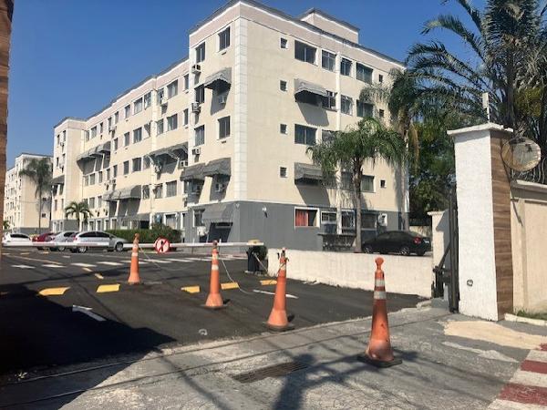 Vende-se em Rio De Janeiro-RJ  apto, 49.00 de área privativa,  2_qto(s), WC, 1_sala(s), cozinha.