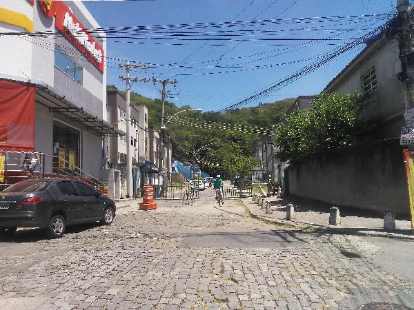 Vende-se em Rio De Janeiro-RJ  apto, 45.00 de área privativa, 0.00 de área do terreno.